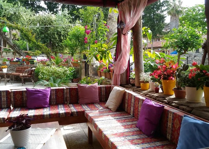 Konukevi Yükser Side