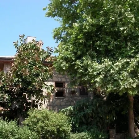 Yuekser Πανσιόν